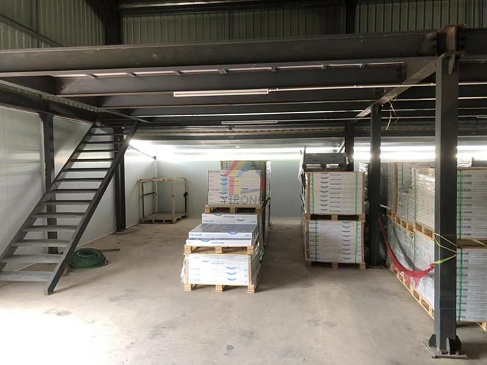 steel structure warehouse with platform