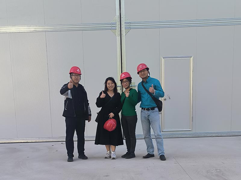 French customers visit