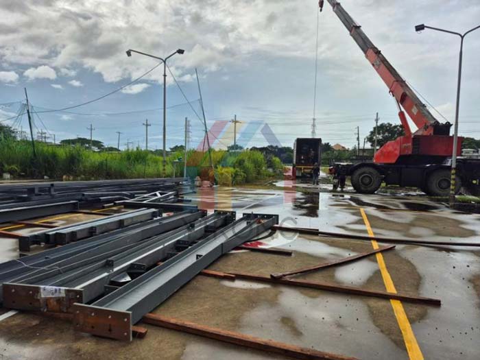 steel structure arrived of auto repair shop