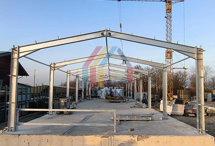 German steel hall installation